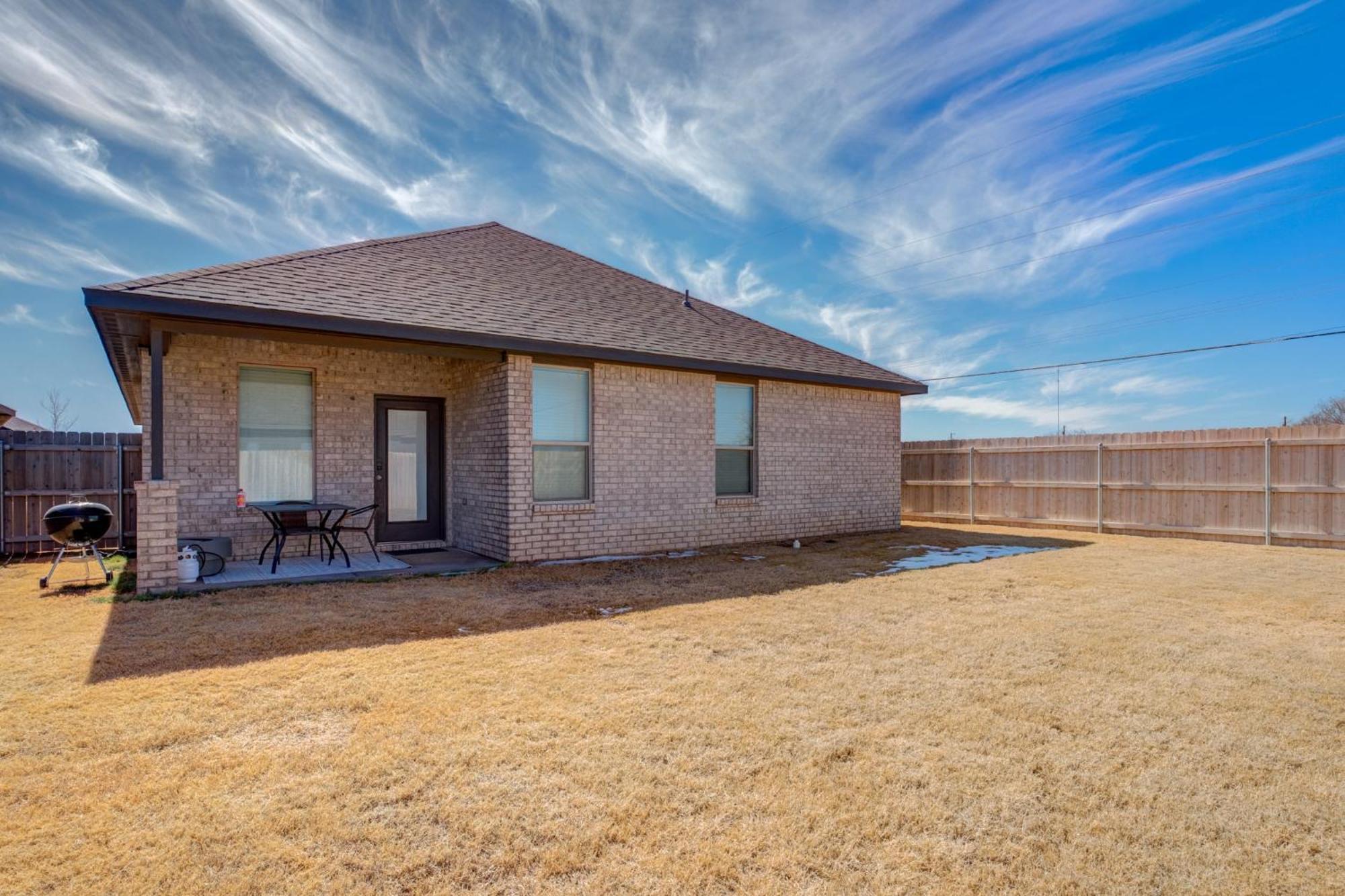 Entire House~ Spacious~ Prime Location~ Backyard Lubbock Exterior foto