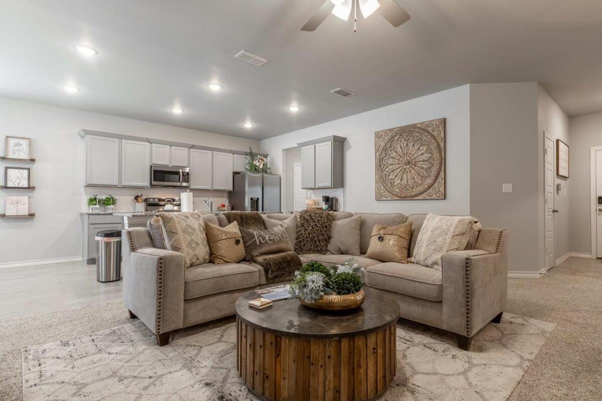 Entire House~ Spacious~ Prime Location~ Backyard Lubbock Exterior foto